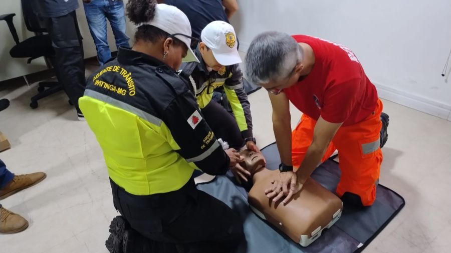 Agentes de trânsito e vigilantes patrimoniais de Ipatinga participam  de curso de Primeiros Socorros